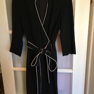 LAFAYETTE 148 NEW YORK V-Neck Knee-Length Black Front Sash-Tied Lined Dress